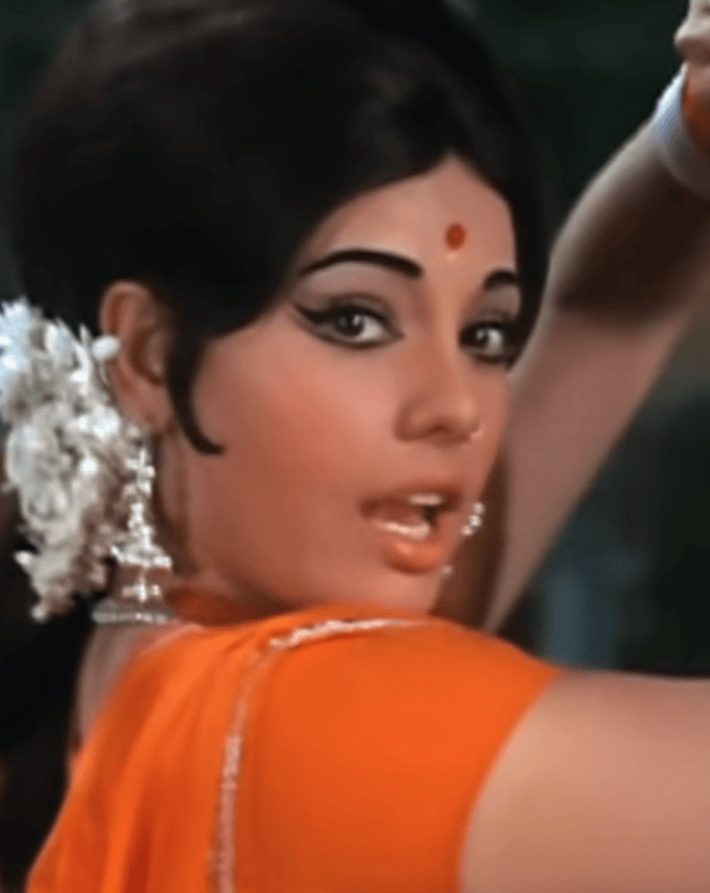 'बिंदिया चमकेगी चूड़ी खनकेगी' गाना किसने गाया था