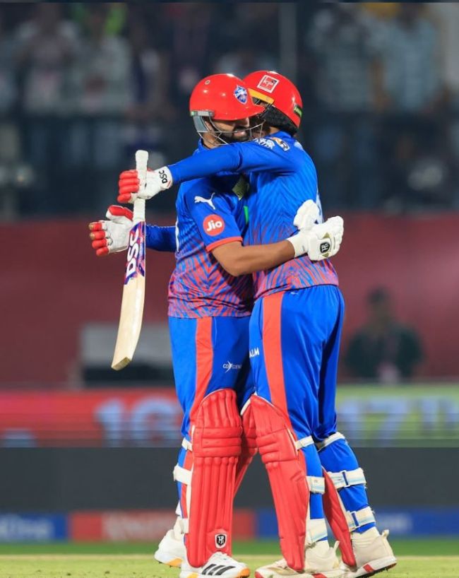 प्लेऑफ की रेस में बरकरार DC