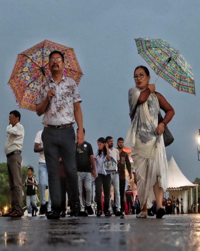 बारिश से तापमान में आएगी कमी