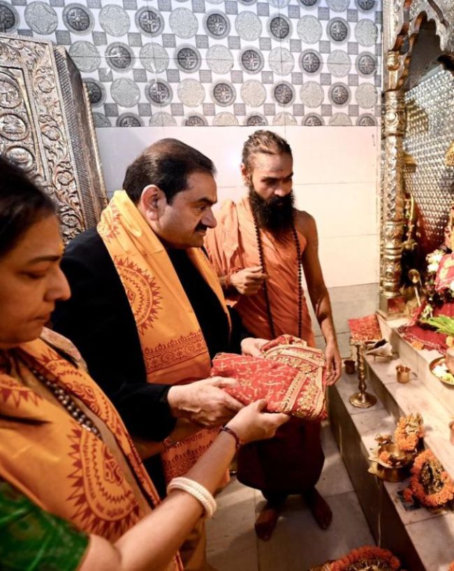गायत्री शक्तिपीठ में की पूजा-अर्चना
