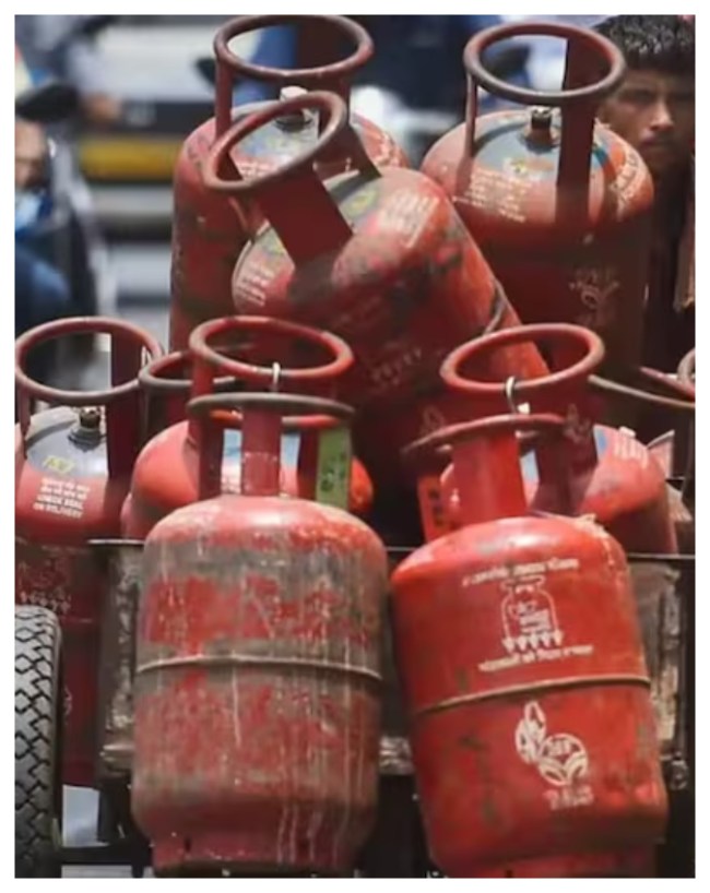 कमर्शियल सिलेंडर का ट्रिपल झटका