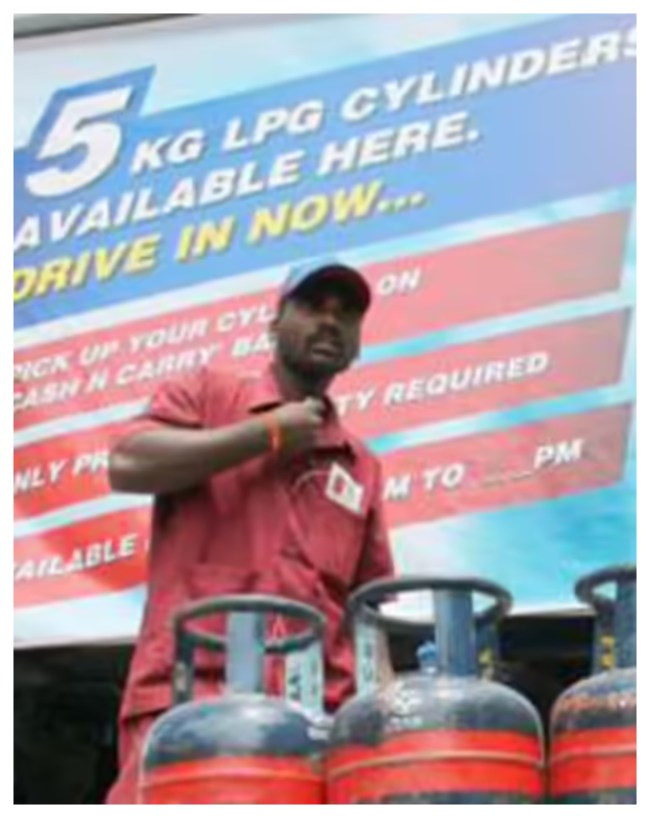 छोटे सिलेंडर (5-kg FTL) के दाम आसमान पर