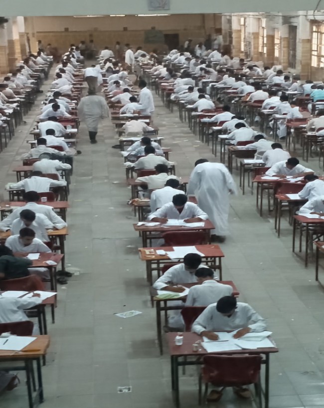 पाकिस्तान में पास करना होता है MDCAT