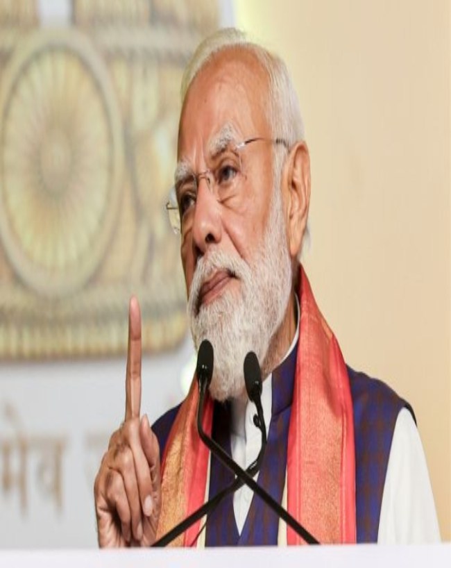 पीएम मोदी की अपील के बाद छिड़ी बहस