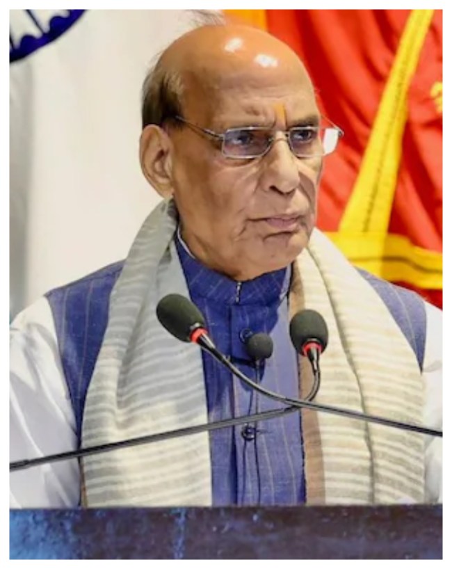 पैनिक बाइंग से बचें, सरकार के पास पर्याप्त सप्लाई: राजनाथ सिंह