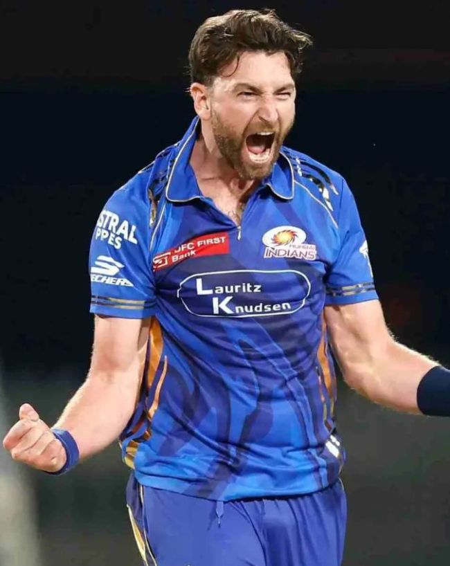 कितने पैसों में RCB में शामिल हुए ग्लीसन