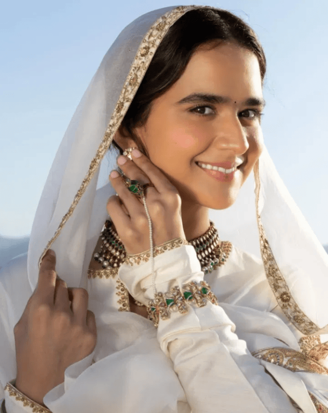 रूपिंदर कौर गिल किस इंडस्ट्री की एक्ट्रेस हैं?