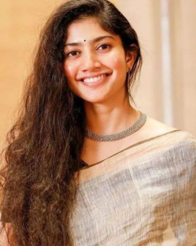 किसकी कितनी है फीस?