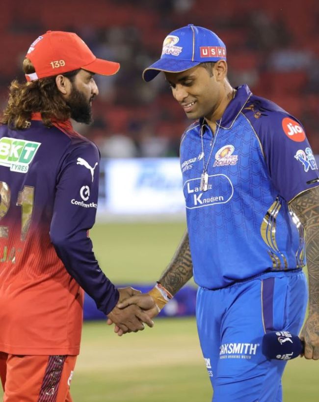 RCB ने 2 विकेट से जीता मैच