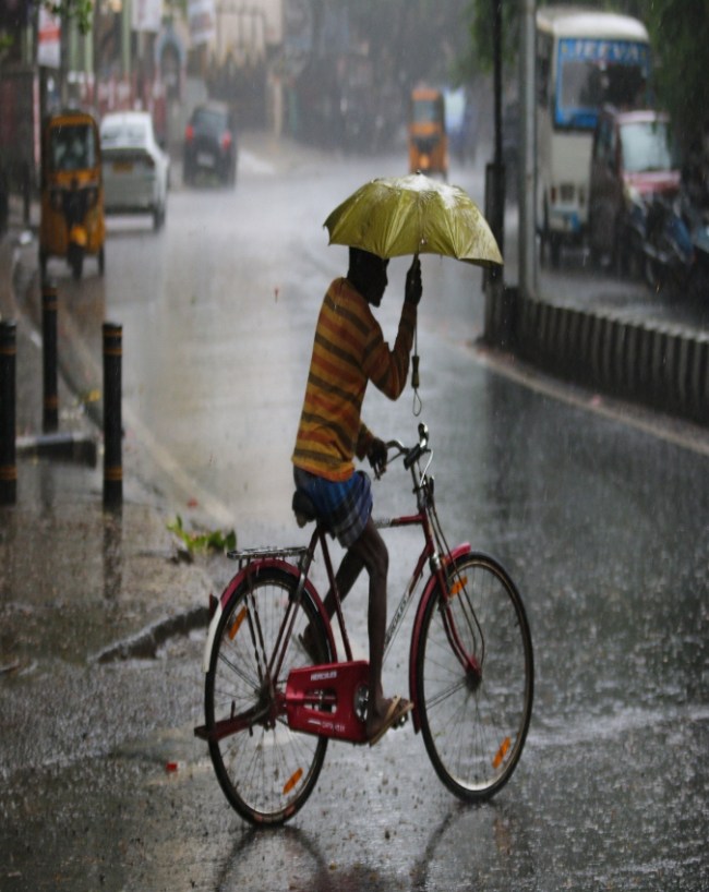 बेमौसम कोई बारिश मानसून नहीं