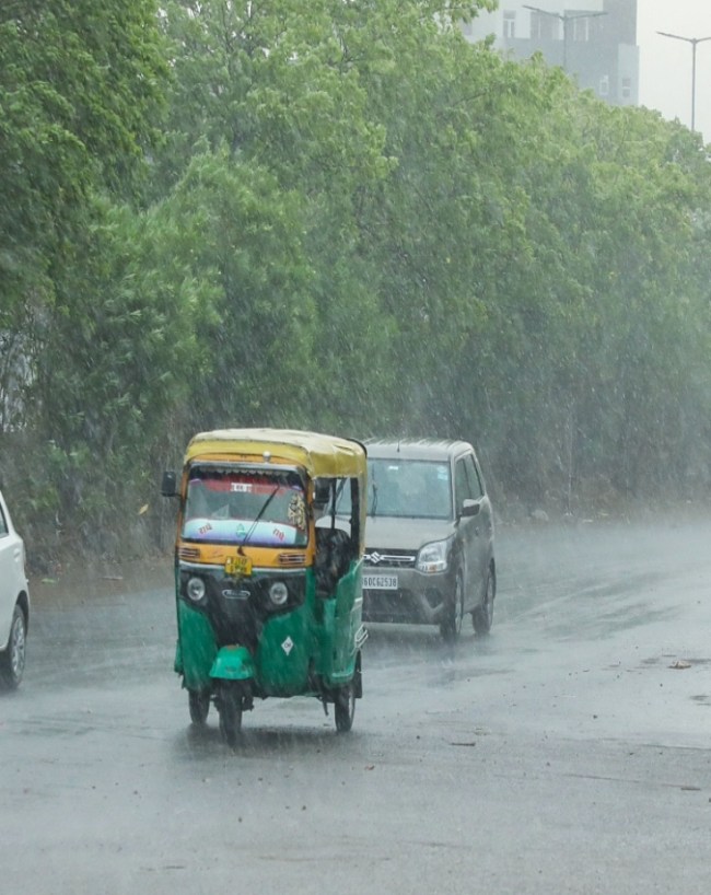 हल्की से मध्यम बारिश का यलो अलर्ट जारी