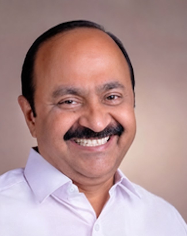 परवूर को बनाया अजेय किला