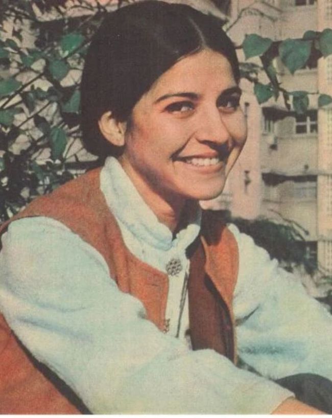  सुहासिनी मुले की फिल्में
