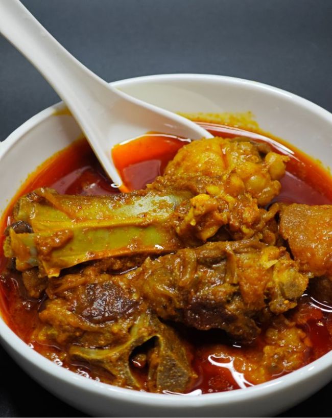 नॉनवेज थाली में क्या मिलता है 