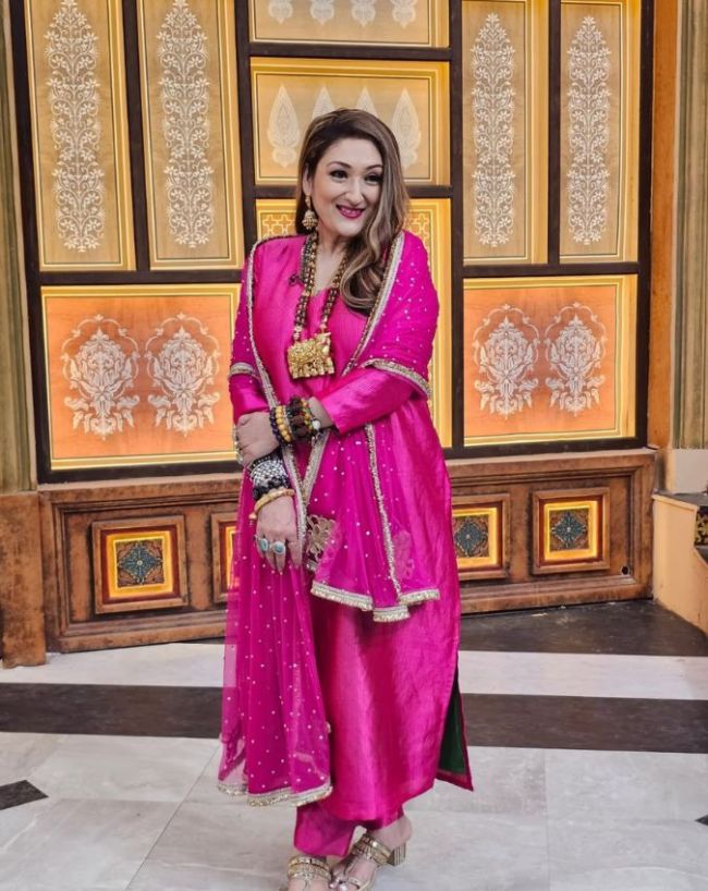 गोविंदा संग तलाक का विवाद