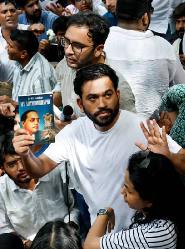 पीड़ितों की मदद करने की गुहार लगाई