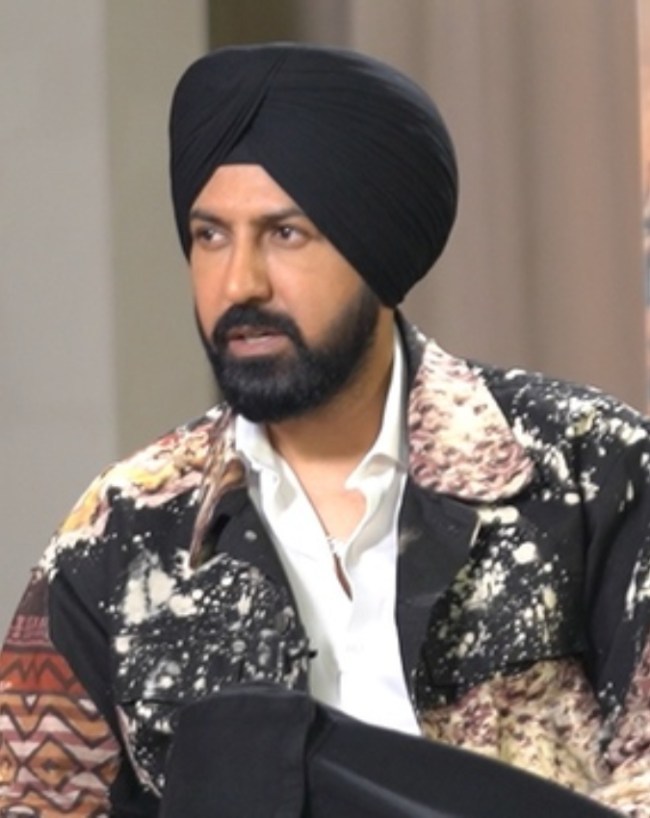 पॉपुलर सिंगर और एक्टर