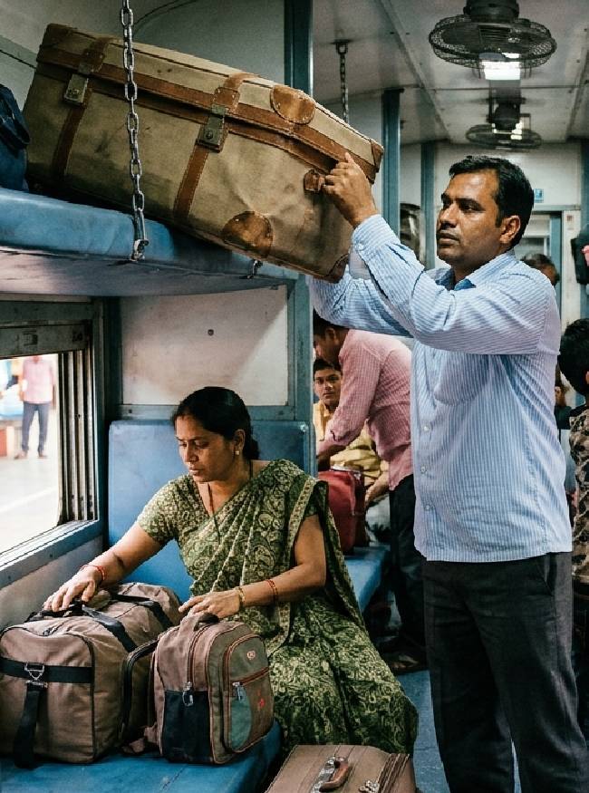 प्रतिबंधित सामान के साथ सफर पर नियम