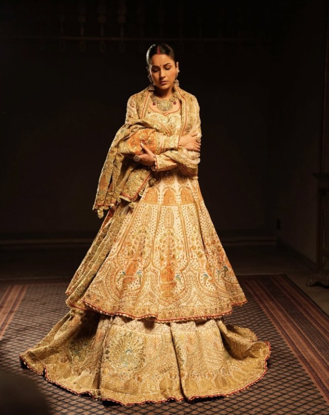 शहनाज गिल का नया लुक