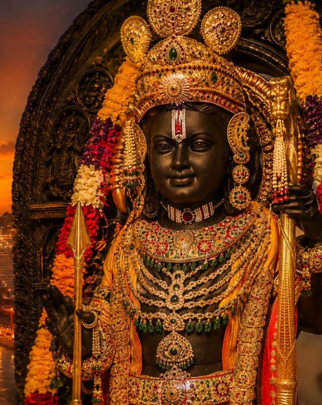 सूर्य की किरणें करती हैं रामलला का तिलक