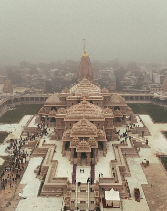 पुजारियों को मिलती हैं कई सुविधाएं