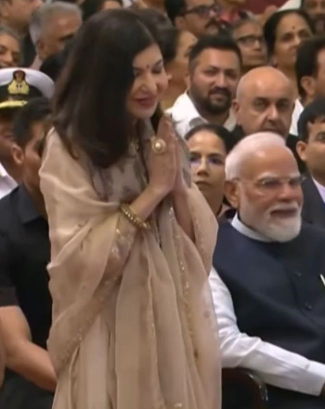 सोशल मीडिया पर वायरल हुआ खूबसूरत पल