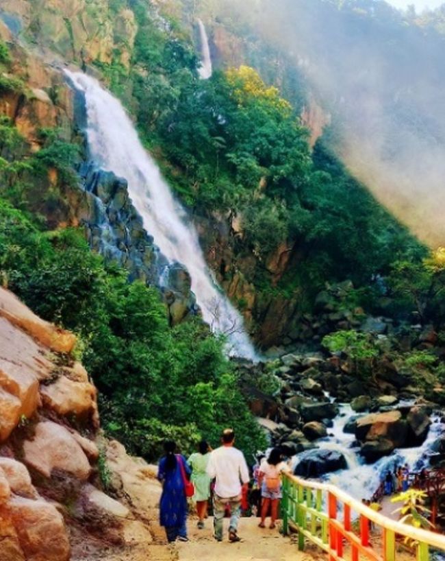 लोध वॉटरफॉल की अनोखी पहचान