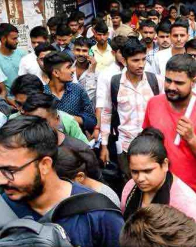 साथ ले जाएं ये जरूरी दस्तावेज