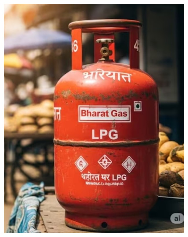 मंत्रालय की दलील: ₹1,600 का सिलेंडर ₹942 में दे रहे, मिल रही है भारी इनडायरेक्ट सब्सिडी
