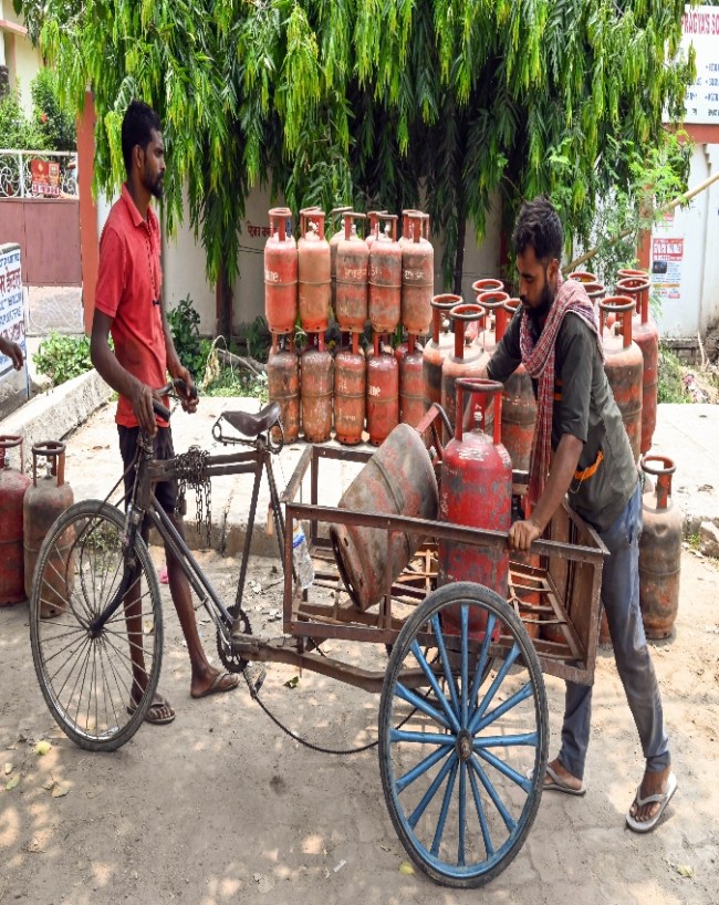 लेह में सबसे महंगा घरेलू सिलेंडर