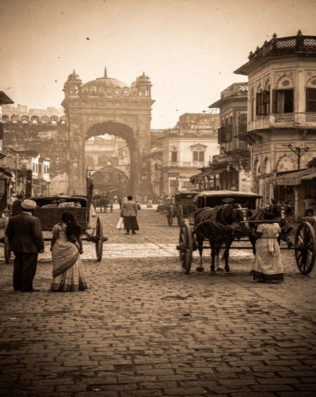 'Lakhnau' की जगह 'Lucknow' कैसे हो गया नाम?