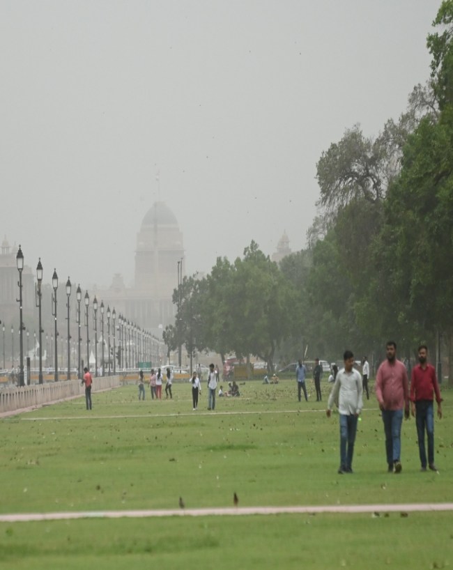 सामान्य से 43% कम बरसे बादल