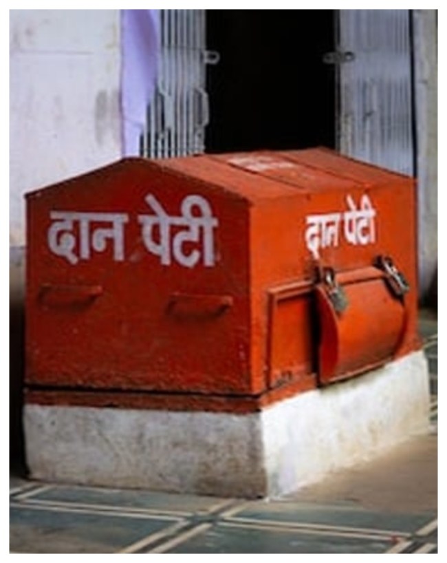 दान पेटी खोलते ही ऑन हो जाते हैं CCTV, कोई अकेला नहीं छू सकता पैसा