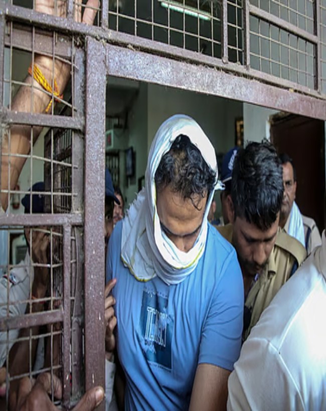 5 अन्य प्रहरी रख रहे समर्थ पर नजर