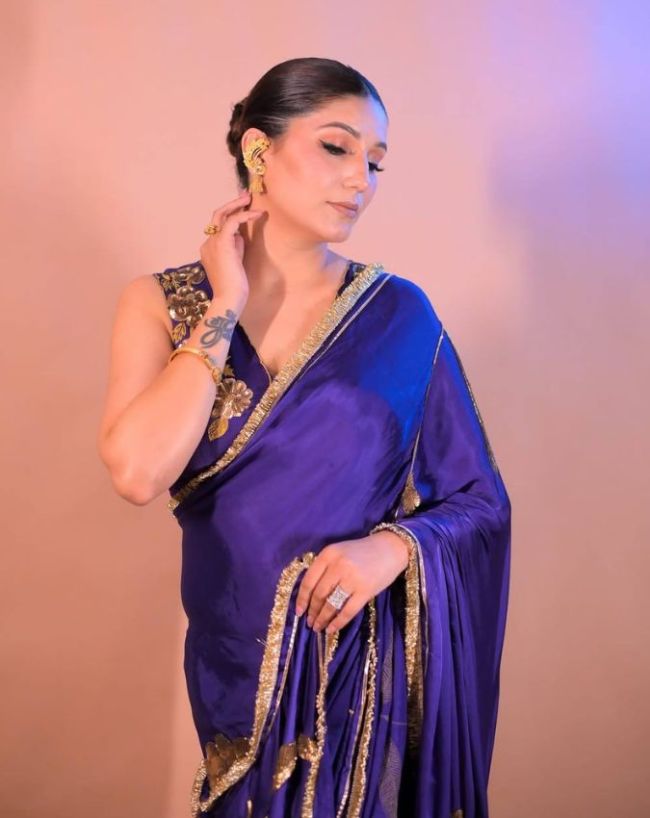 महंगी गाड़ियों की हैं शौकीन