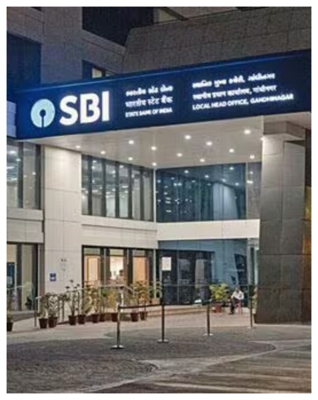 बैंक FD की ब्याज दरों और क्रेडिट कार्ड के रिवॉर्ड पॉइंट्स में बड़ा फेरबदल 
