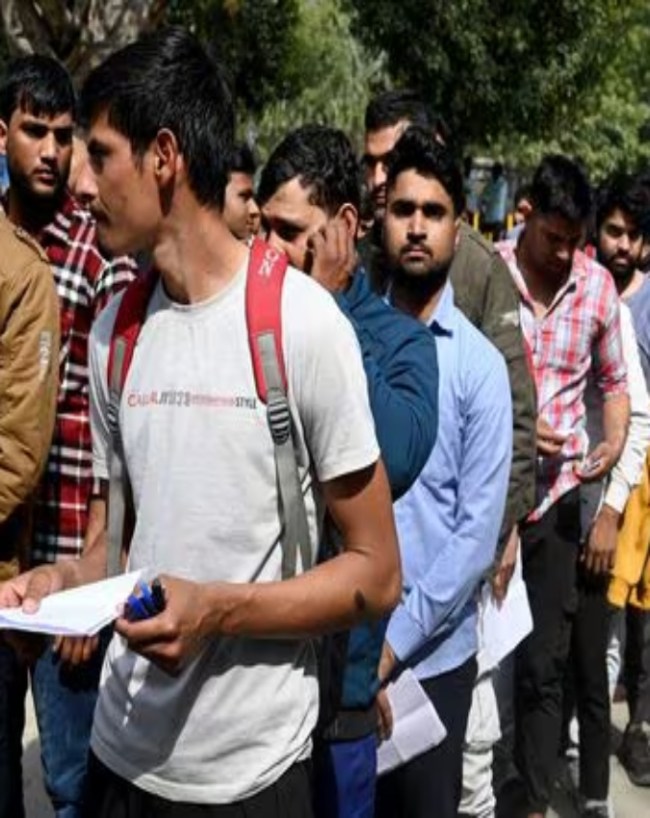 परीक्षा केंद्रों पर कलावा-मंलगसूत्र पहनने पर नहीं होगी रोक?