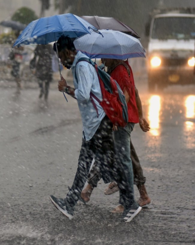 मध्य, पूर्वी और दक्षिणी भारत में बारिश होने का अनुमान