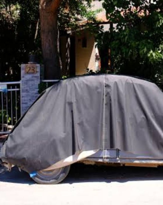कार को लंबे समय तक कवर में न रखें