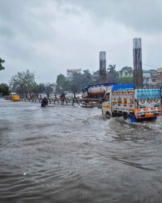 कम समय में ज्यादा बारिश भी बन रही बड़ी वजह