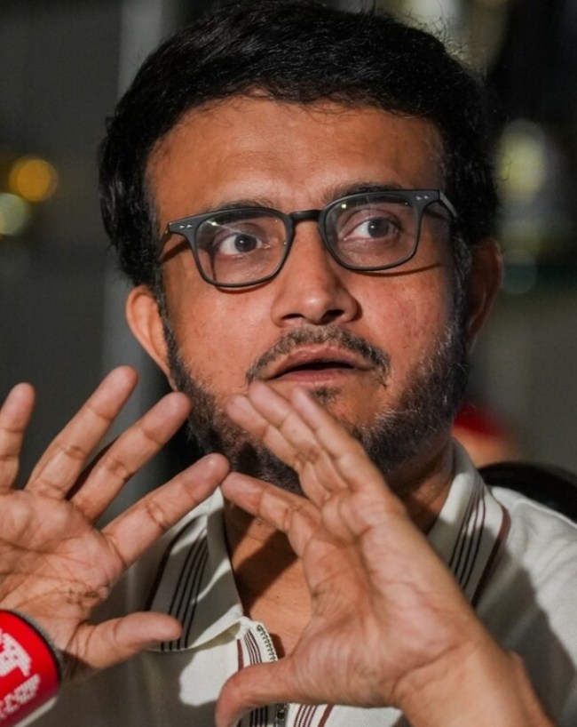 धोनी भी पिछले साल हुए थे शामिल