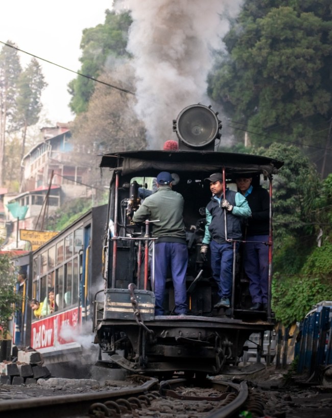 दार्जिलिंग टॉय ट्रेन