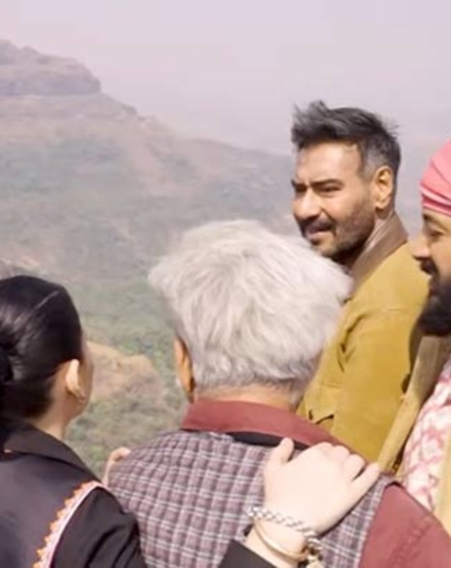 बॉक्स ऑफिस पर कई फिल्में