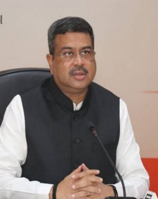 छात्र राजनीति से शुरू हुआ देश में बड़े मंत्री पद तक का सफर
