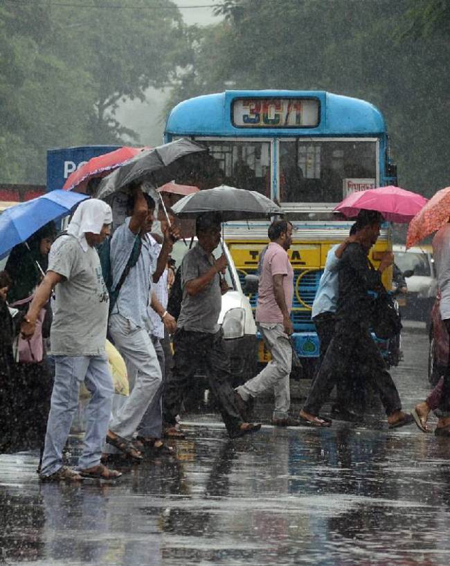 पूर्वी यूपी में झमाझम बारिश की संभावना पूर्वी यूपी में झमाझम बारिश की संभावना