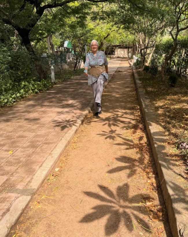 नफीसा के चेहरे पर रौनक