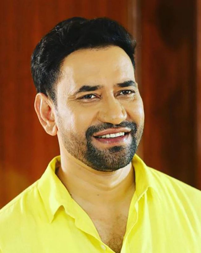 दिनेश लाल यादव