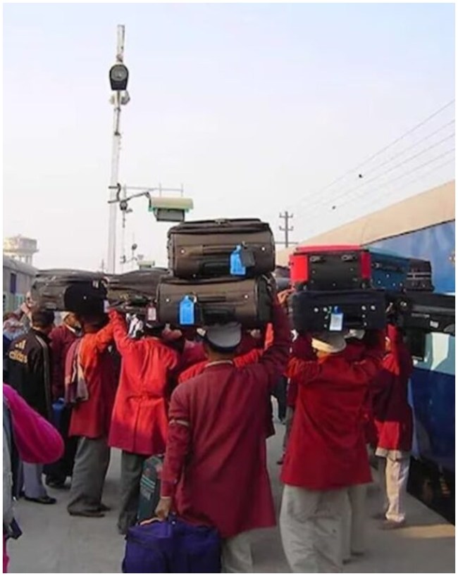 किस क्लास में कितना सामान ले जा सकते हैं फ्री?