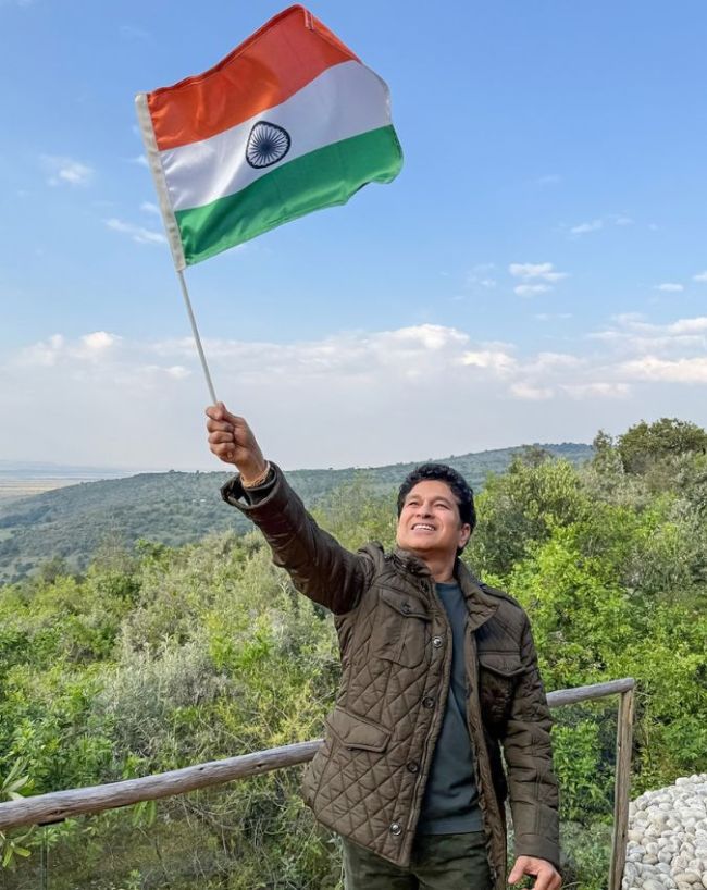 सचिन बने इतिहास के सबसे महान खिलाड़ी