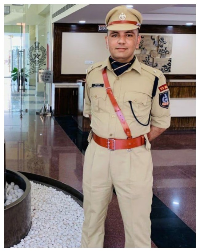 IPS बनने के बाद भी नहीं रुके कदम, 2021 में 70वीं रैंक के साथ पूरा किया IAS बनने का सपना